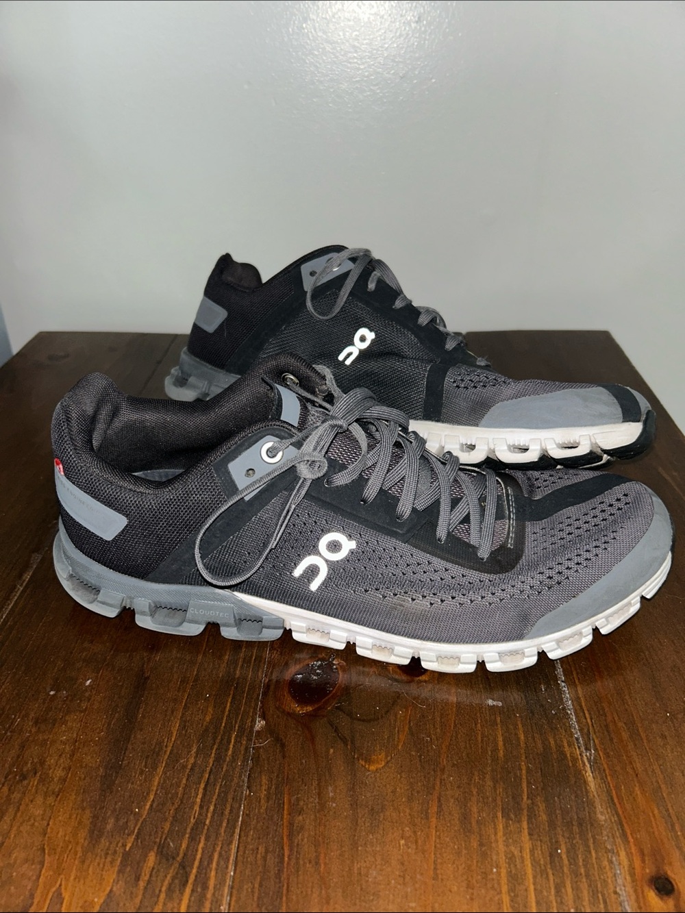 On Men’s Athletic Running Shoe - Black & Gray - Picture 3 of 7
